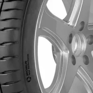 Lichidare de stoc MICHELIN PILOT SPORT 4 NF0 225/55 R19 103Y